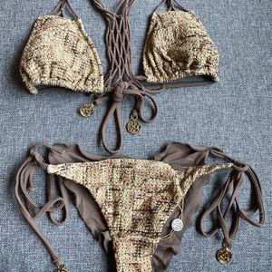 Luli Fama Bikini Set ”Secrets in the Sand” XS